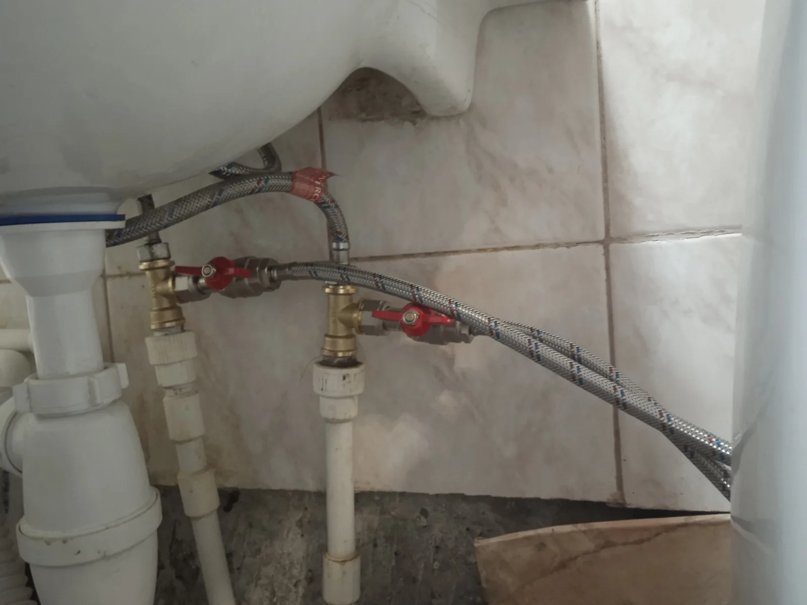 Установили водонагреватель